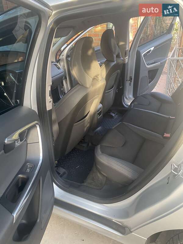 Внедорожник / Кроссовер Volvo XC60 2014 в Тернополе