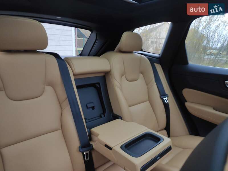 Позашляховик / Кросовер Volvo XC60 2020 в Нововолинську