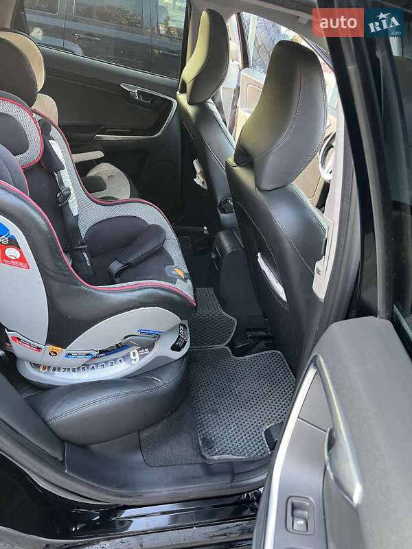 Внедорожник / Кроссовер Volvo XC60 2014 в Львове