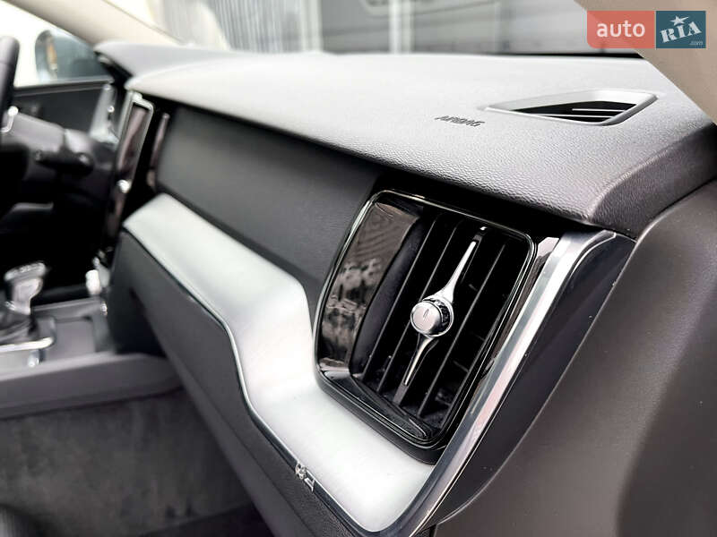 Позашляховик / Кросовер Volvo XC60 2017 в Києві фото 45 Позашляховик / Кросовер Volvo XC60 2017 в Києві