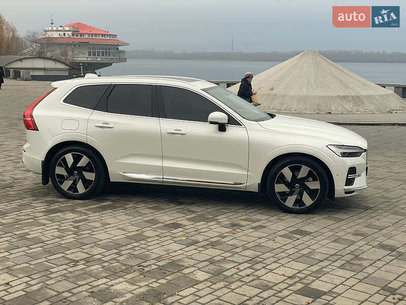Позашляховик / Кросовер Volvo XC60 2024 в Дніпрі