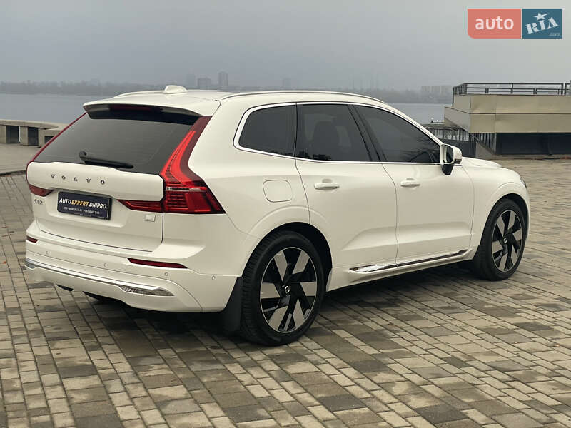 Позашляховик / Кросовер Volvo XC60 2024 в Дніпрі