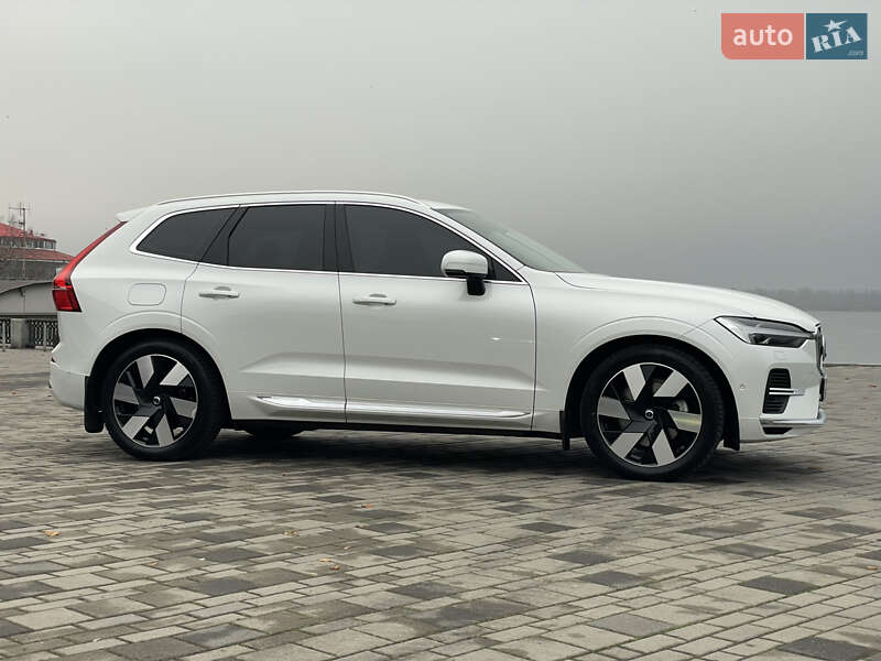 Позашляховик / Кросовер Volvo XC60 2024 в Дніпрі