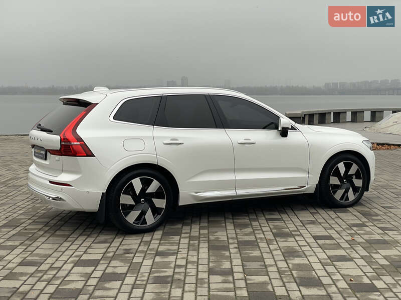 Позашляховик / Кросовер Volvo XC60 2024 в Дніпрі