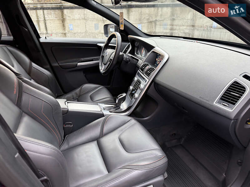 Внедорожник / Кроссовер Volvo XC60 2015 в Ровно