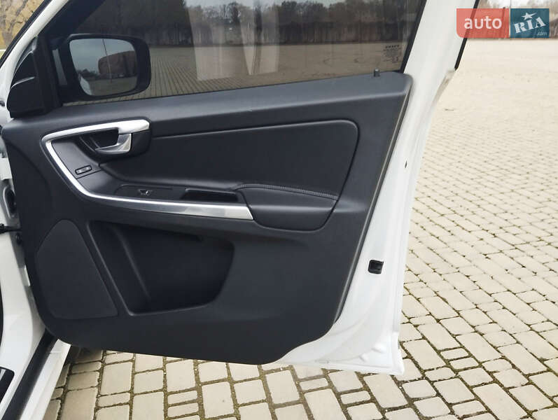 Внедорожник / Кроссовер Volvo XC60 2015 в Одессе фото 19 Внедорожник / Кроссовер Volvo XC60 2015 в Одессе