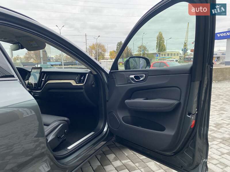 Позашляховик / Кросовер Volvo XC60 2025 в Дніпрі фото 13 Позашляховик / Кросовер Volvo XC60 2025 в Дніпрі