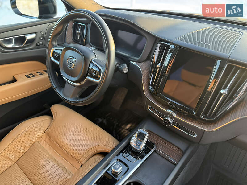Внедорожник / Кроссовер Volvo XC60 2022 в Ирпене