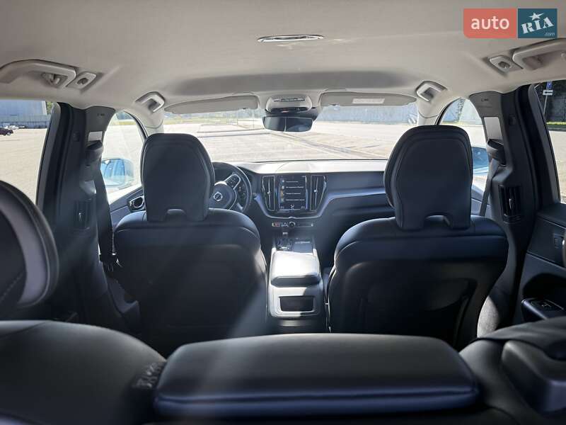 Внедорожник / Кроссовер Volvo XC60 2019 в Киеве