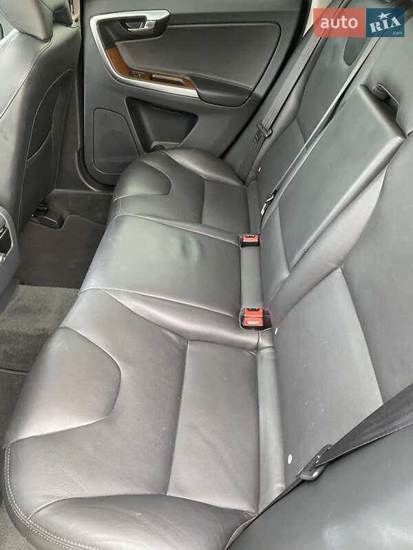 Внедорожник / Кроссовер Volvo XC60 2017 в Владимире фото 23 Внедорожник / Кроссовер Volvo XC60 2017 в Владимире