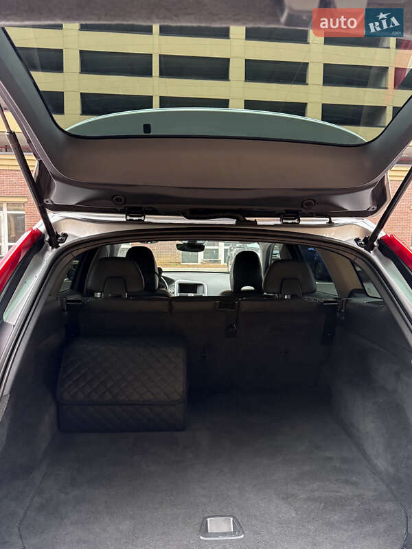 Внедорожник / Кроссовер Volvo XC60 2015 в Киеве