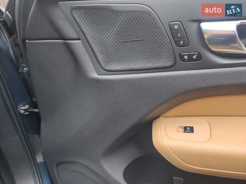 Позашляховик / Кросовер Volvo XC60 2020 в Нововолинську