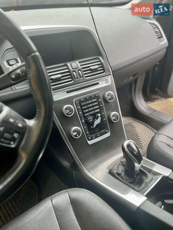 Внедорожник / Кроссовер Volvo XC60 2015 в Львове