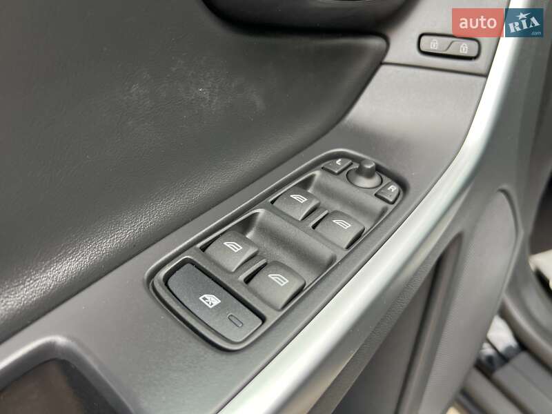 Внедорожник / Кроссовер Volvo XC60 2011 в Ивано-Франковске фото 89 Внедорожник / Кроссовер Volvo XC60 2011 в Ивано-Франковске