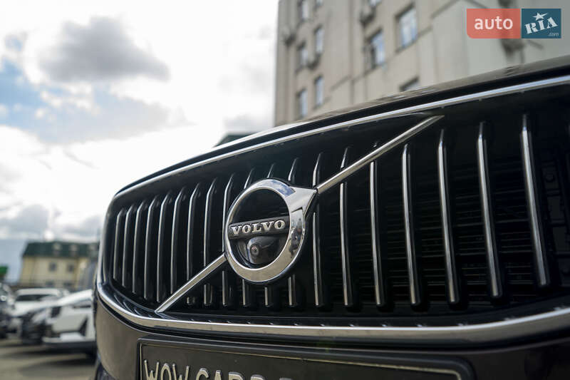 Внедорожник / Кроссовер Volvo XC60 2018 в Киеве