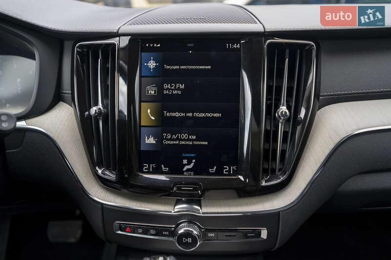 Внедорожник / Кроссовер Volvo XC60 2018 в Киеве