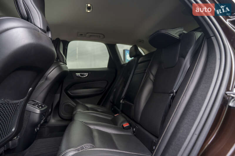 Внедорожник / Кроссовер Volvo XC60 2018 в Киеве