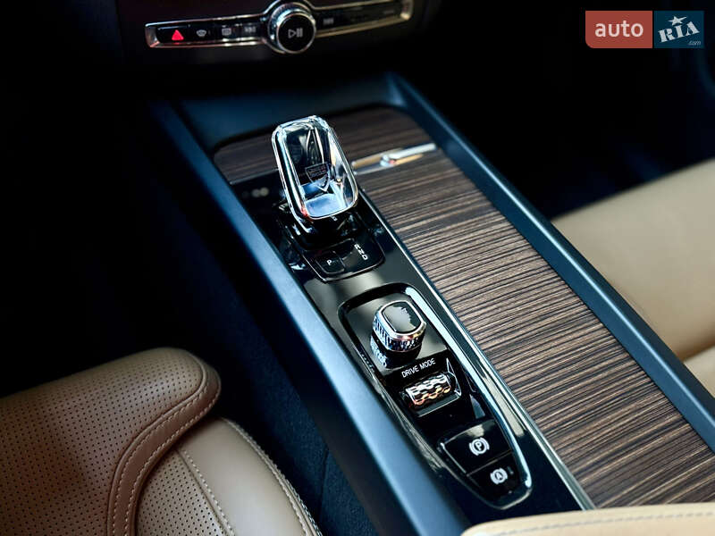 Позашляховик / Кросовер Volvo XC60 2020 в Києві