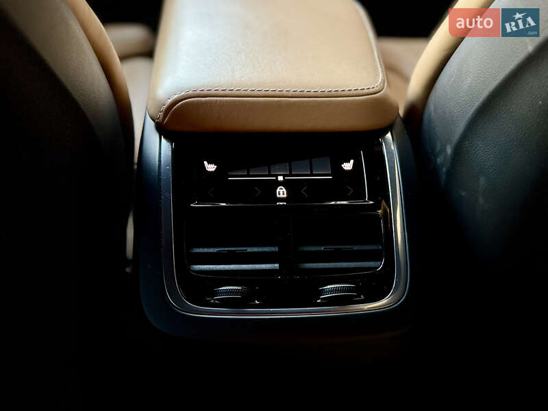 Позашляховик / Кросовер Volvo XC60 2020 в Києві