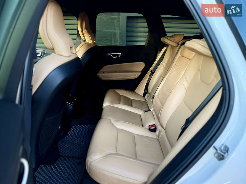 Внедорожник / Кроссовер Volvo XC60 2020 в Киеве фото 19 Внедорожник / Кроссовер Volvo XC60 2020 в Киеве