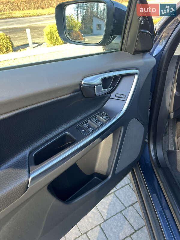 Внедорожник / Кроссовер Volvo XC60 2012 в Луцке