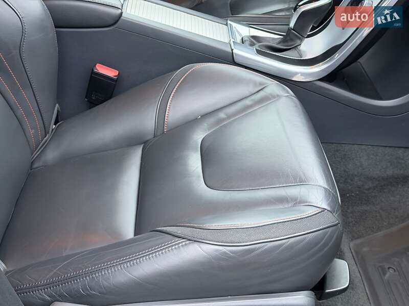 Позашляховик / Кросовер Volvo XC60 2016 в Києві