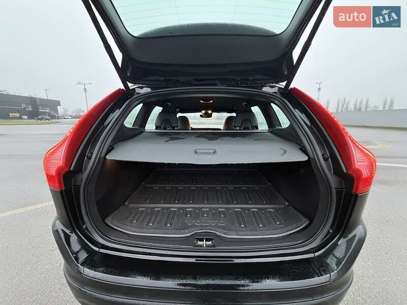 Позашляховик / Кросовер Volvo XC60 2016 в Києві