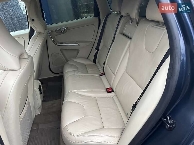 Внедорожник / Кроссовер Volvo XC60 2015 в Луцке