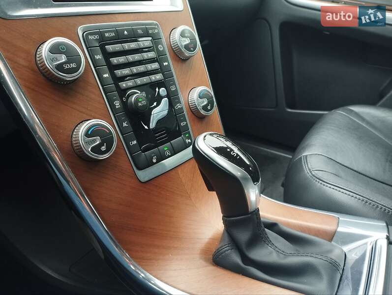 Внедорожник / Кроссовер Volvo XC60 2016 в Киеве фото 42 Внедорожник / Кроссовер Volvo XC60 2016 в Киеве
