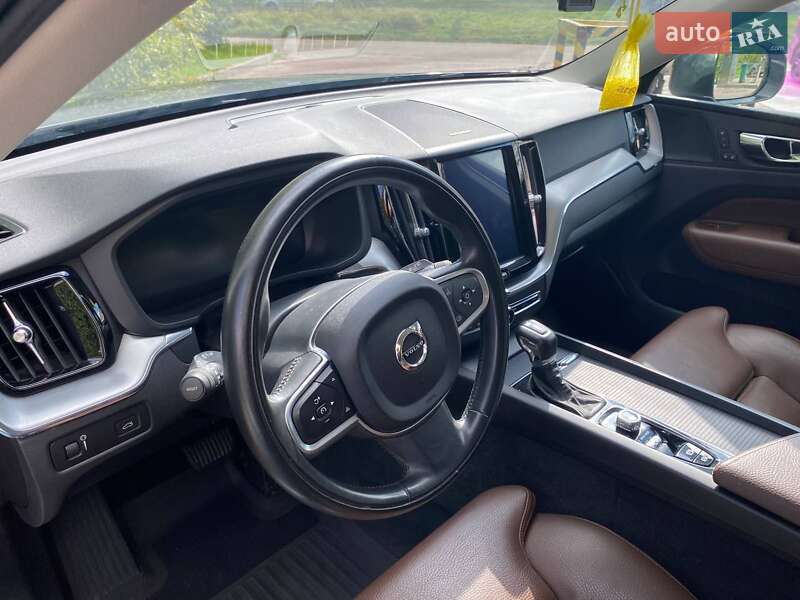 Внедорожник / Кроссовер Volvo XC60 2018 в Ровно