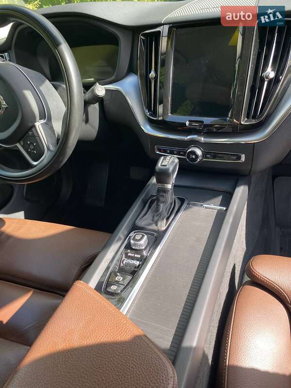 Внедорожник / Кроссовер Volvo XC60 2018 в Ровно