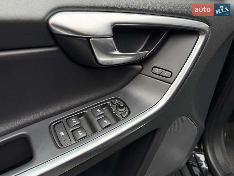 Позашляховик / Кросовер Volvo XC60 2013 в Стрию