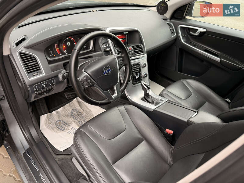 Внедорожник / Кроссовер Volvo XC60 2017 в Ивано-Франковске фото 40 Внедорожник / Кроссовер Volvo XC60 2017 в Ивано-Франковске