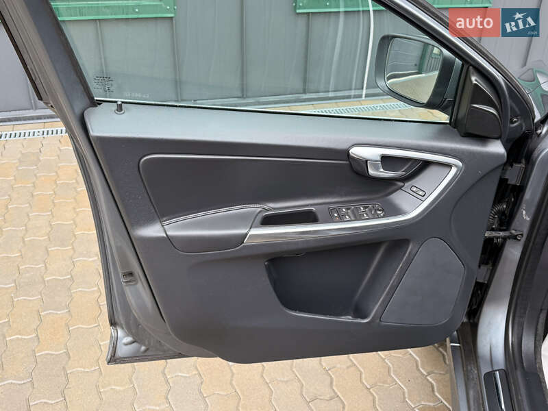 Внедорожник / Кроссовер Volvo XC60 2017 в Ивано-Франковске фото 47 Внедорожник / Кроссовер Volvo XC60 2017 в Ивано-Франковске