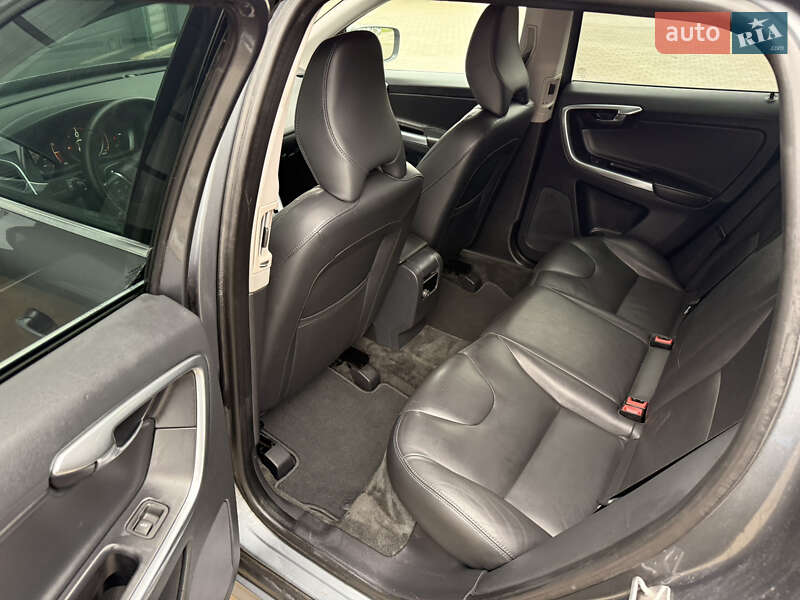 Внедорожник / Кроссовер Volvo XC60 2017 в Ивано-Франковске фото 49 Внедорожник / Кроссовер Volvo XC60 2017 в Ивано-Франковске