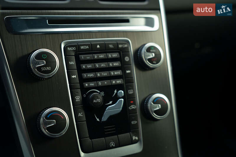 Позашляховик / Кросовер Volvo XC60 2015 в Чернівцях