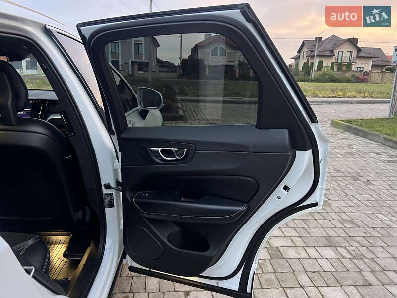 Внедорожник / Кроссовер Volvo XC60 2017 в Ровно фото 56 Внедорожник / Кроссовер Volvo XC60 2017 в Ровно