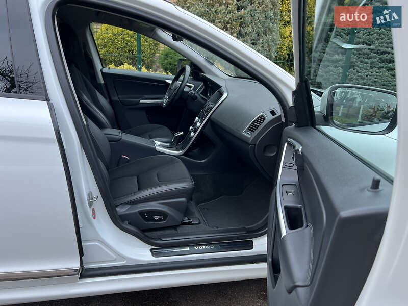 Позашляховик / Кросовер Volvo XC60 2016 в Рівному