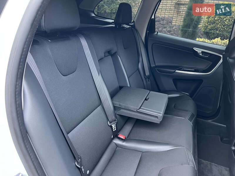 Позашляховик / Кросовер Volvo XC60 2016 в Рівному