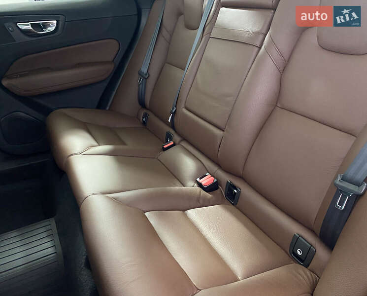 Внедорожник / Кроссовер Volvo XC60 2018 в Львове фото 11 Внедорожник / Кроссовер Volvo XC60 2018 в Львове