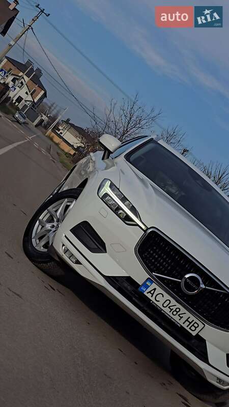 Внедорожник / Кроссовер Volvo XC60 2019 в Киеве