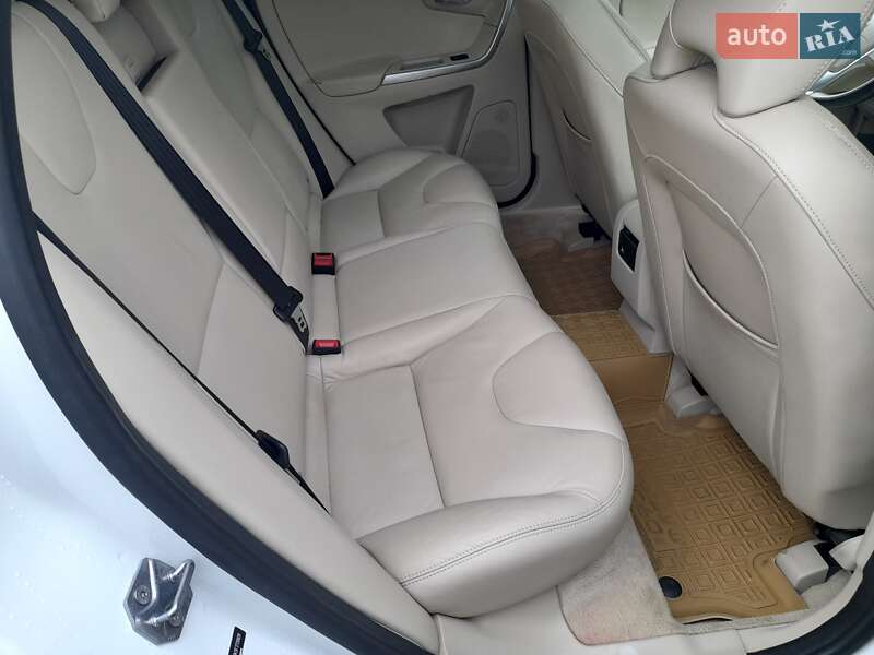 Позашляховик / Кросовер Volvo XC60 2016 в Львові