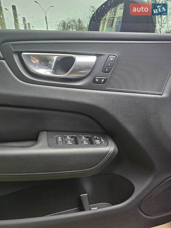 Позашляховик / Кросовер Volvo XC60 2023 в Одесі фото 10 Позашляховик / Кросовер Volvo XC60 2023 в Одесі