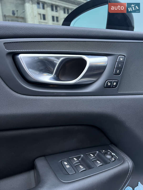 Позашляховик / Кросовер Volvo XC60 2024 в Харкові