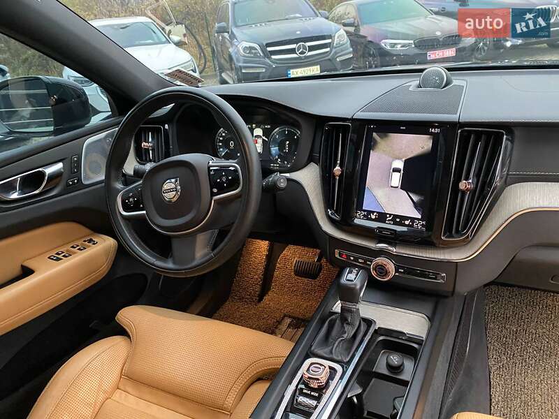 Внедорожник / Кроссовер Volvo XC60 2019 в Львове