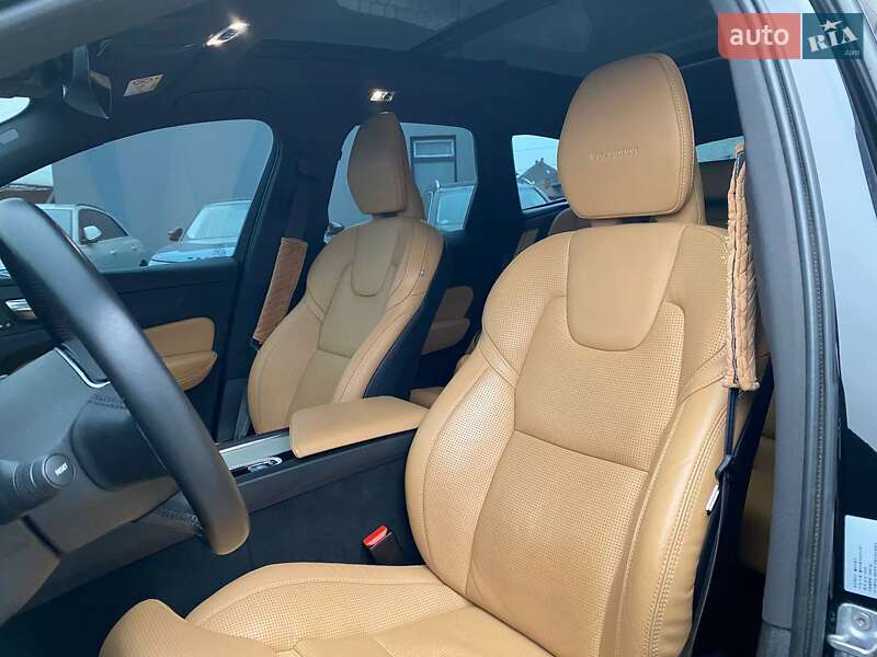Внедорожник / Кроссовер Volvo XC60 2019 в Львове