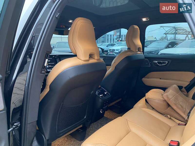 Внедорожник / Кроссовер Volvo XC60 2019 в Львове