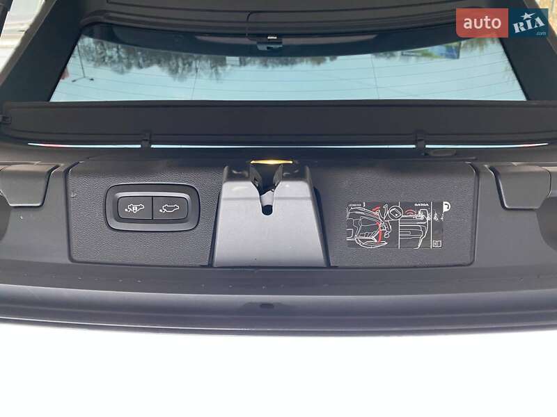 Внедорожник / Кроссовер Volvo XC60 2019 в Львове