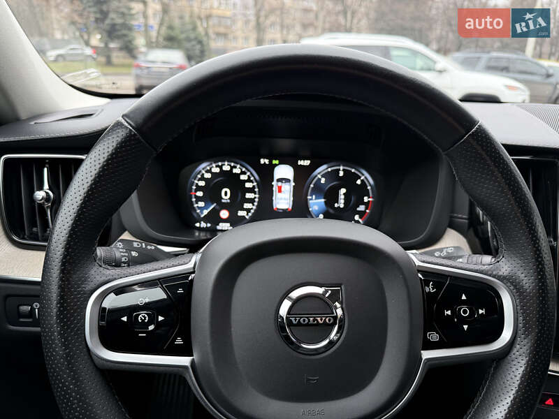 Внедорожник / Кроссовер Volvo XC60 2018 в Днепре фото 27 Внедорожник / Кроссовер Volvo XC60 2018 в Днепре