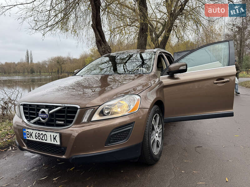 Позашляховик / Кросовер Volvo XC60 2010 в Рівному